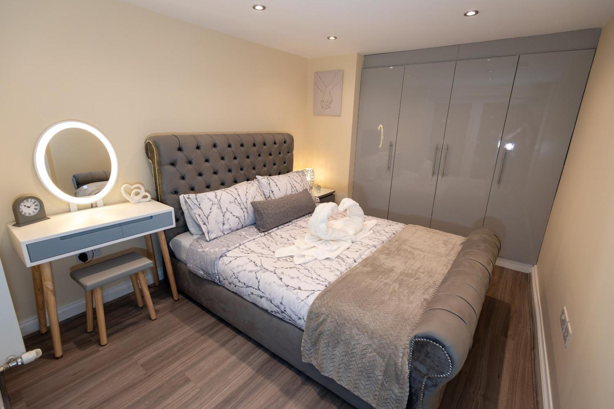 Cosy 1 Bedroom Basement Apartment With Private Patio Area London Exterior foto